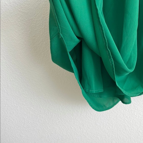 Halter green dress - Picture 3 of 3